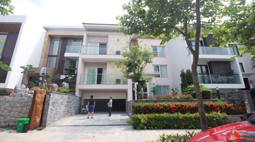 Embassador villa for rent in Q Block Ciputra Hanoi 21