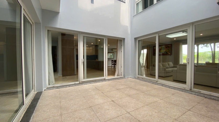 big villa for rent in ciputra q block (10)