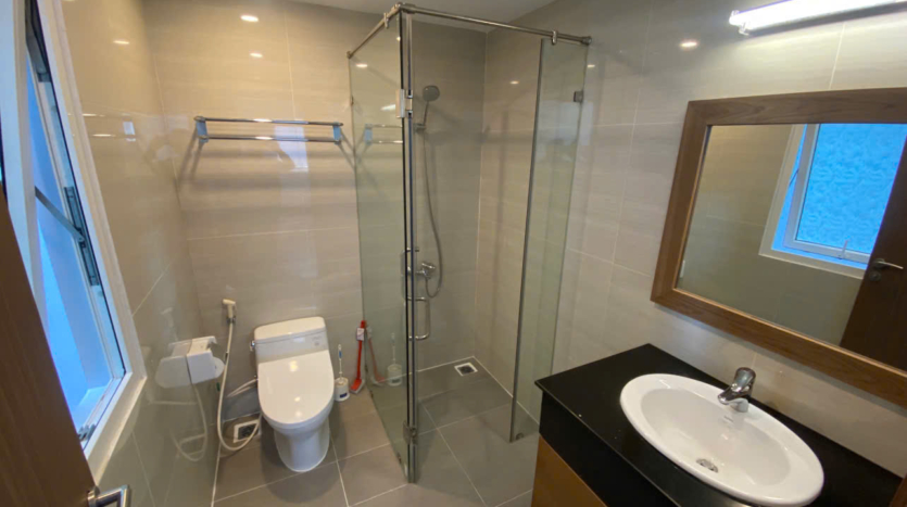 big villa for rent in ciputra q block (13)