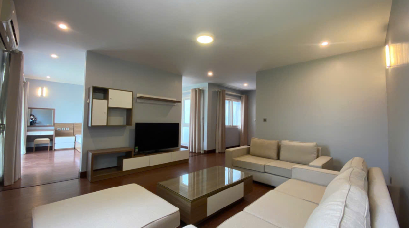 big villa for rent in ciputra q block (21)