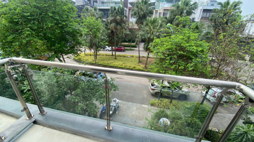 big villa for rent in ciputra q block (23)
