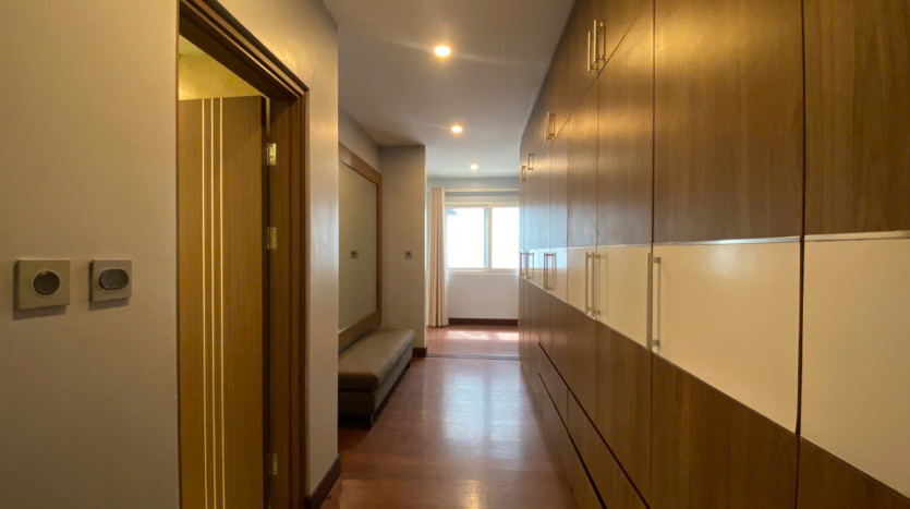 big villa for rent in ciputra q block (26)