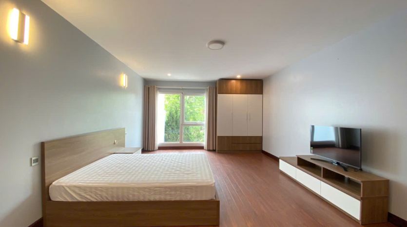 big villa for rent in ciputra q block (35)
