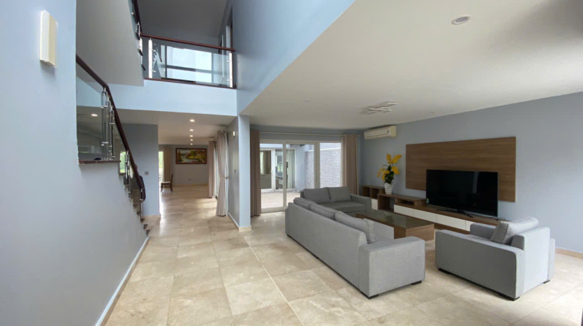 big villa for rent in ciputra q block (5)