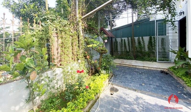 garden house for rent in tay ho 9