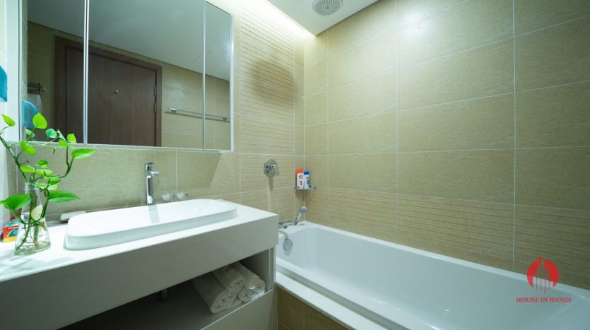 Appealing 2BR apartment for rent on Kim Ma street Ba Dinh dist 1