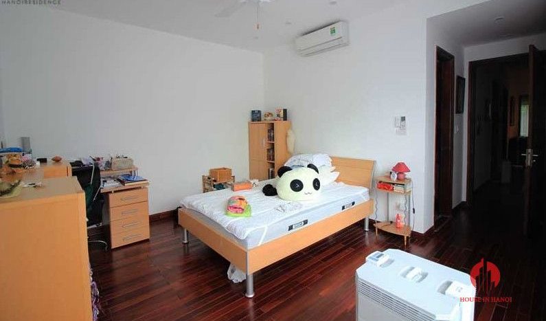 Contemporary one floor house with garden for rent in Tay Ho district 12 result