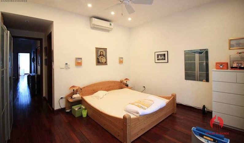 Contemporary one floor house with garden for rent in Tay Ho district 19 result