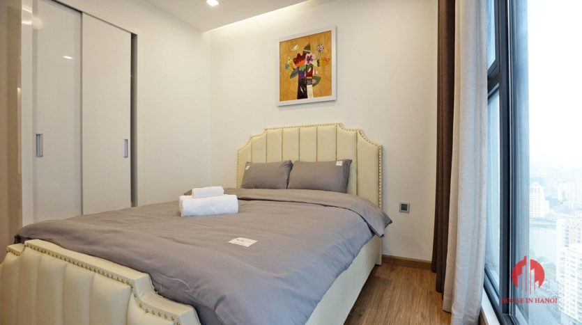 High floor 3BR apartment for rent in M3 Vinhomes Metropolis Ba Dinh 15