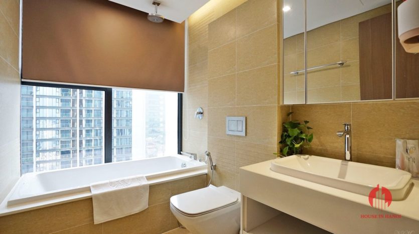 High floor 3BR apartment for rent in M3 Vinhomes Metropolis Ba Dinh 22