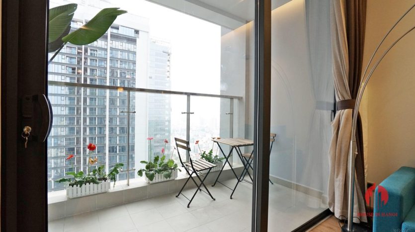 High floor 3BR apartment for rent in M3 Vinhomes Metropolis Ba Dinh 7