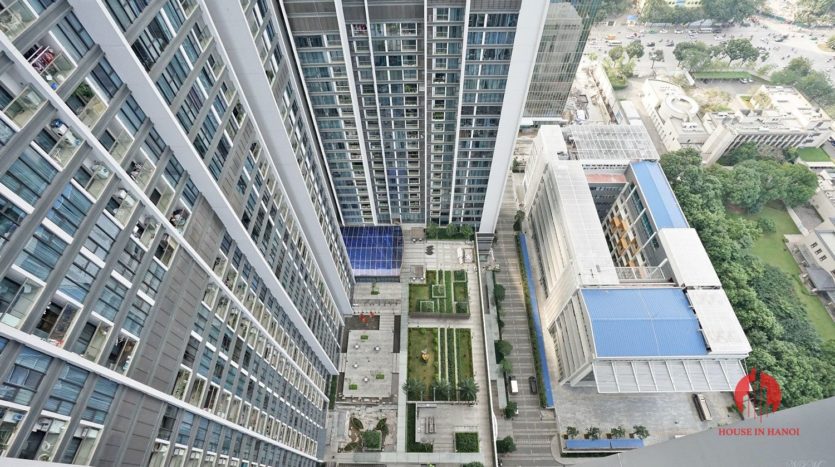 High floor 3BR apartment for rent in M3 Vinhomes Metropolis Ba Dinh 9