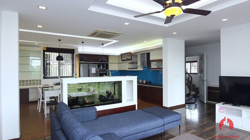 Lake view 4BR apartment for rent in Tay Ho district Au Co street 7