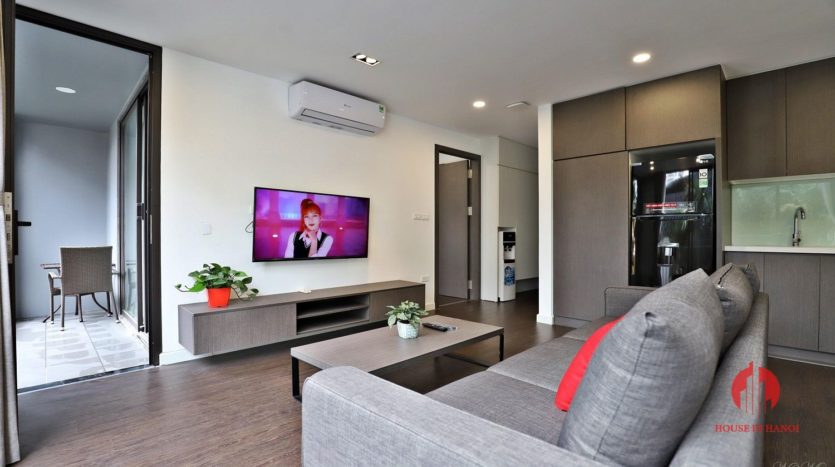 Modish serviced apartment for lease in a quiet alley of To Ngoc Van st 2