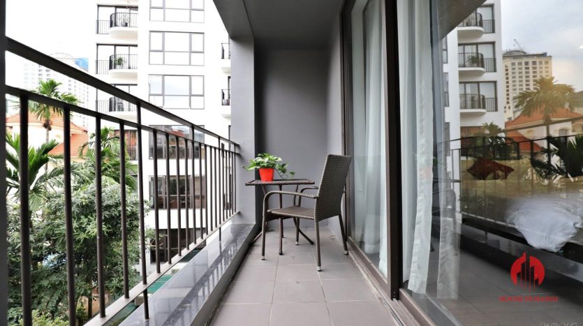 Modish serviced apartment for lease in a quiet alley of To Ngoc Van st 6