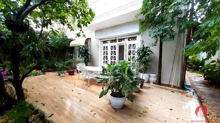 ciputra lavish villa for rent with refined garden 19