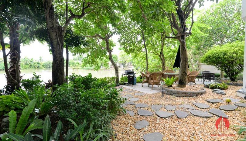 riverside garden villa for rent in hanoi 1