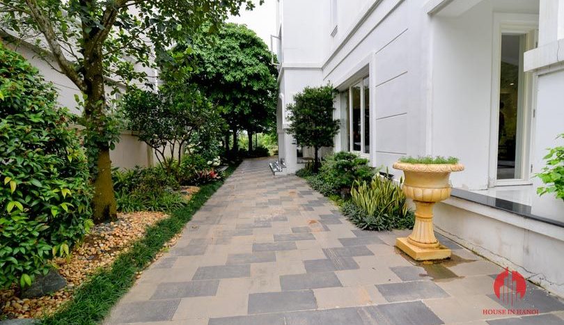 riverside garden villa for rent in hanoi 25