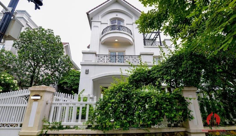 riverside garden villa for rent in hanoi 3