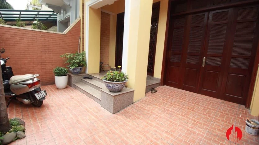 cheap house for rent in ciputra 10