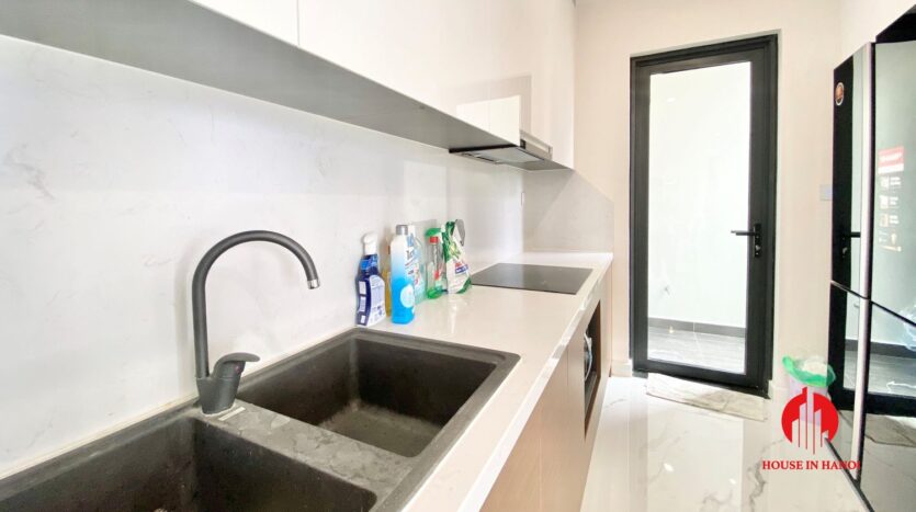 charming 3 bedroom apartment in sunshine city 7