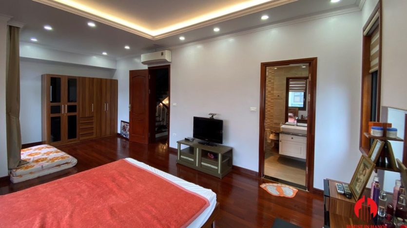 villa for rent in tay ho tay near ba dinh 13