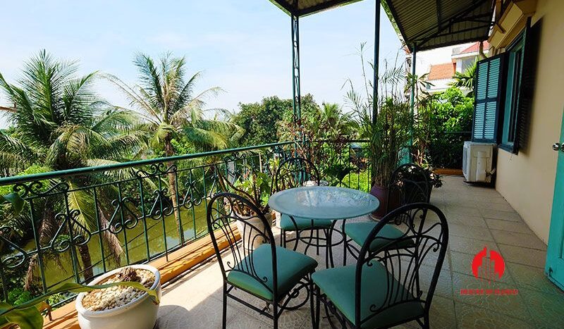 lake side villa for rent in xom chua tay ho 1