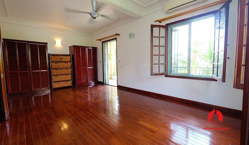 lake side villa for rent in xom chua tay ho 17