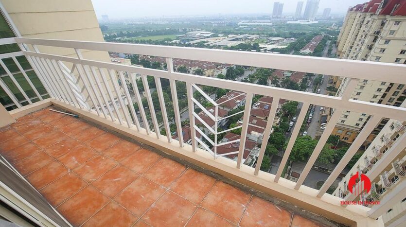 lake view 150m2 apartment for rent in g2 ciputra 16