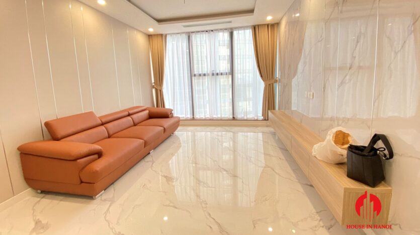 3 bedroom apartment in sunshine city with large living room 2