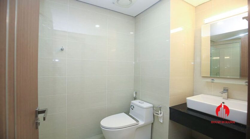 Cheap 90m2 apartment for rent in Ciputra L3 Tower 15