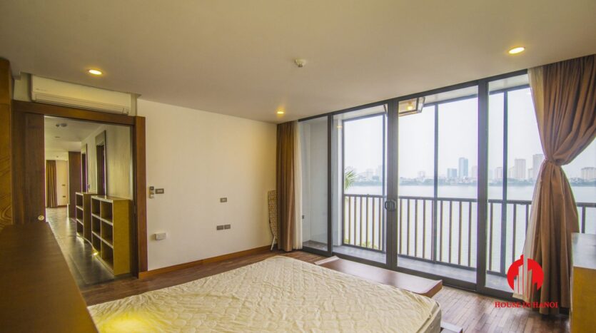 Huge lake view serviced apartment in tay ho xom chua 16