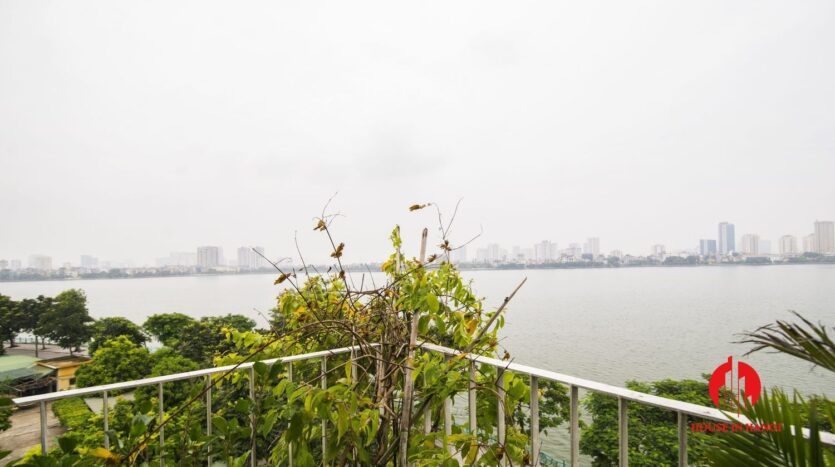 Huge lake view serviced apartment in tay ho xom chua 8