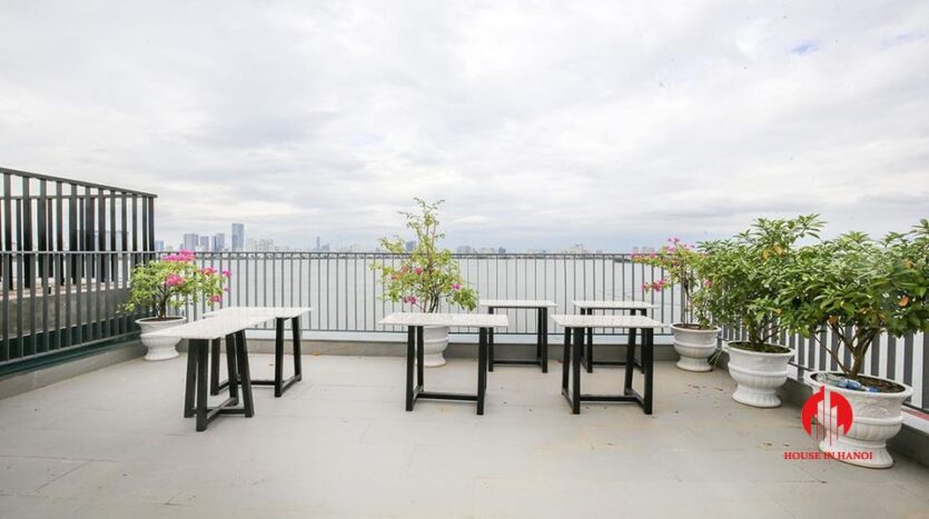 Lake View Apartment With Big Balcony in Yen Phu 1