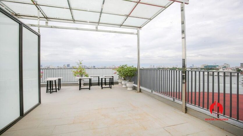 Lake View Apartment With Big Balcony in Yen Phu 15