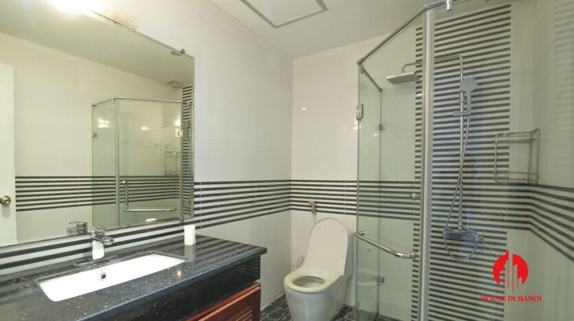 reasonable 3 bedroom apartment for rent on xuan dieu 12