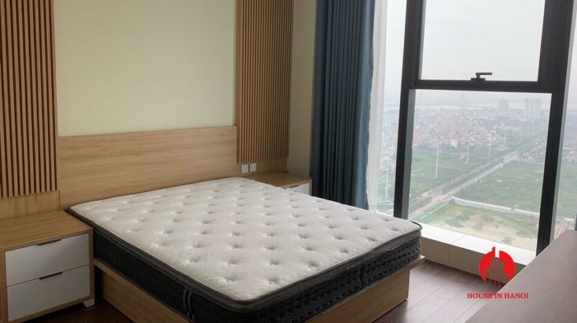 cheap and large 3 bedroom apartment in sunshine city 5