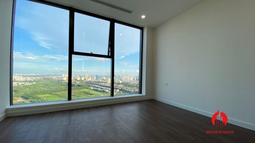 golf view penthouse for rent in Sunshine City 2