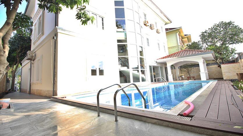 pool villa in ciputra with american style 31