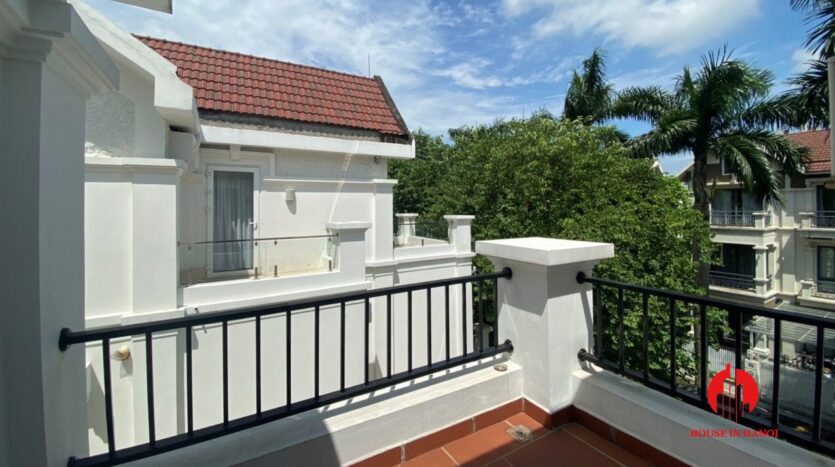 well renovated villa for rent in ciputra t block 12