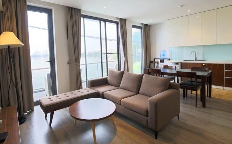 lake view 2 bedroom apartment on quang khanh 17