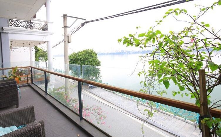 lake view 2 bedroom apartment on quang khanh 22
