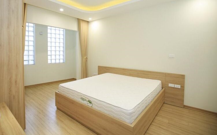 lake view 4 bedroom apartment on quang an 20