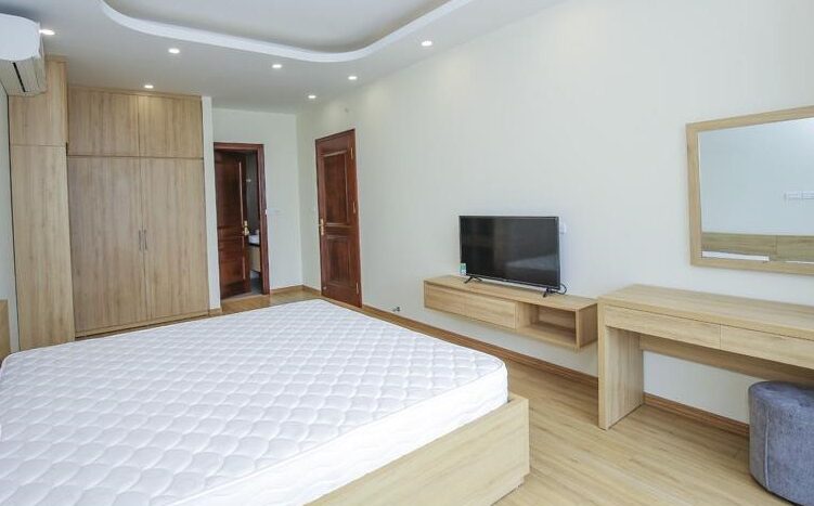 lake view 4 bedroom apartment on quang an 7