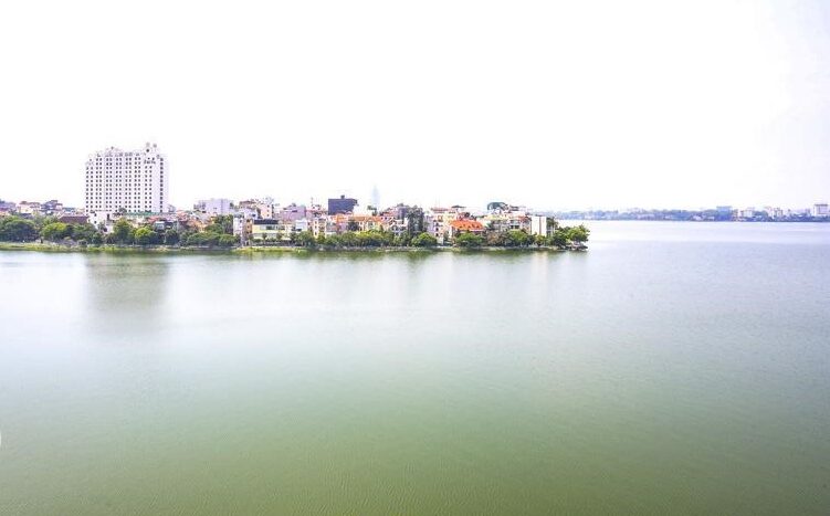 large lake view apartment on quang an with good layout 2