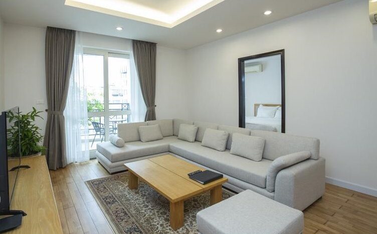 2 bedroom apartment on hang chuoi hoan kiem 2