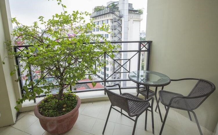 2 bedroom apartment on hang chuoi hoan kiem 3