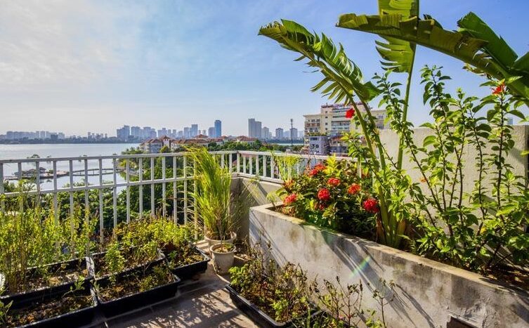 lake view apartment with bbq rooftop in tay ho 29