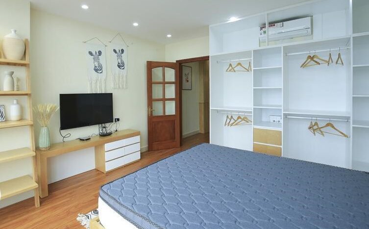 lake view terrace apartment in tay ho 12