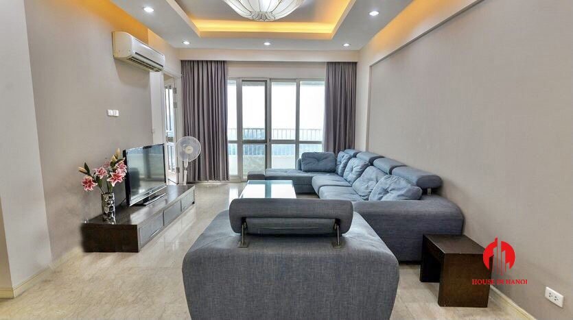 well kept 182m2 apartment in p tower ciputra 10